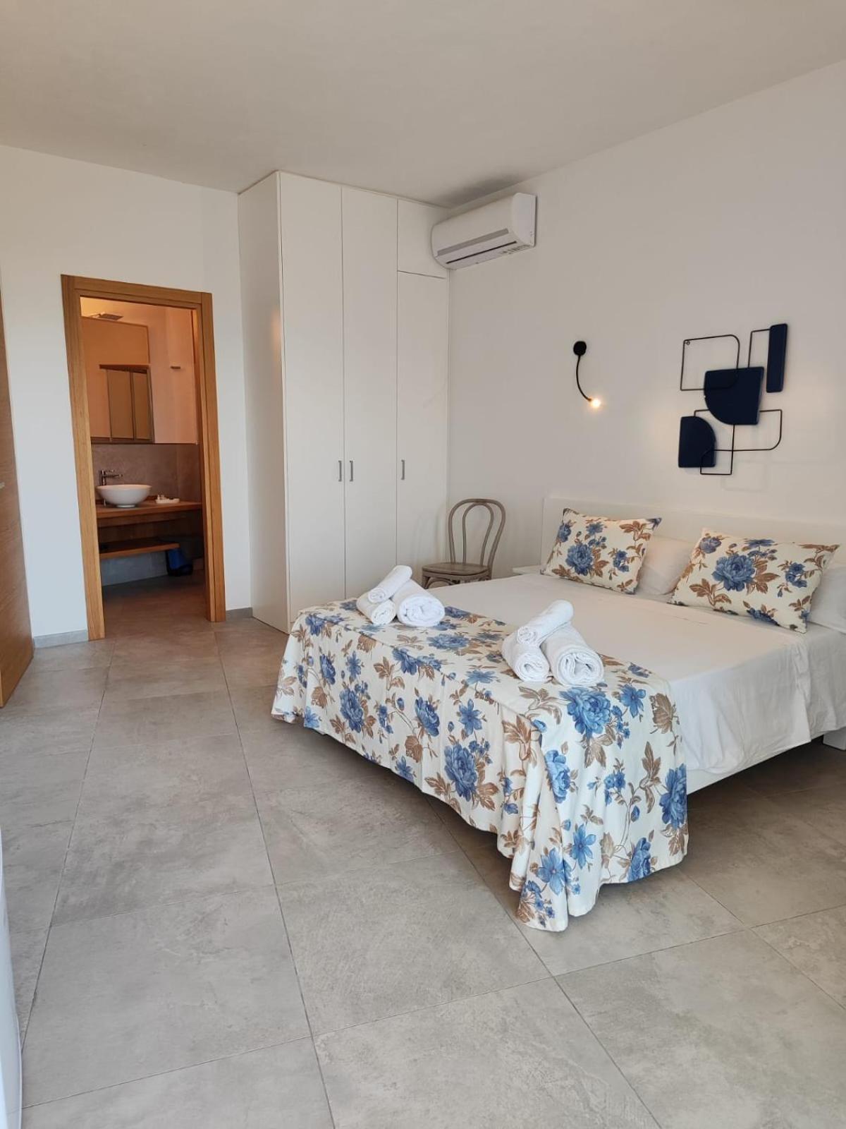 Rooms, Affittacamere Maksim Голфо Аранчи Екстериор снимка