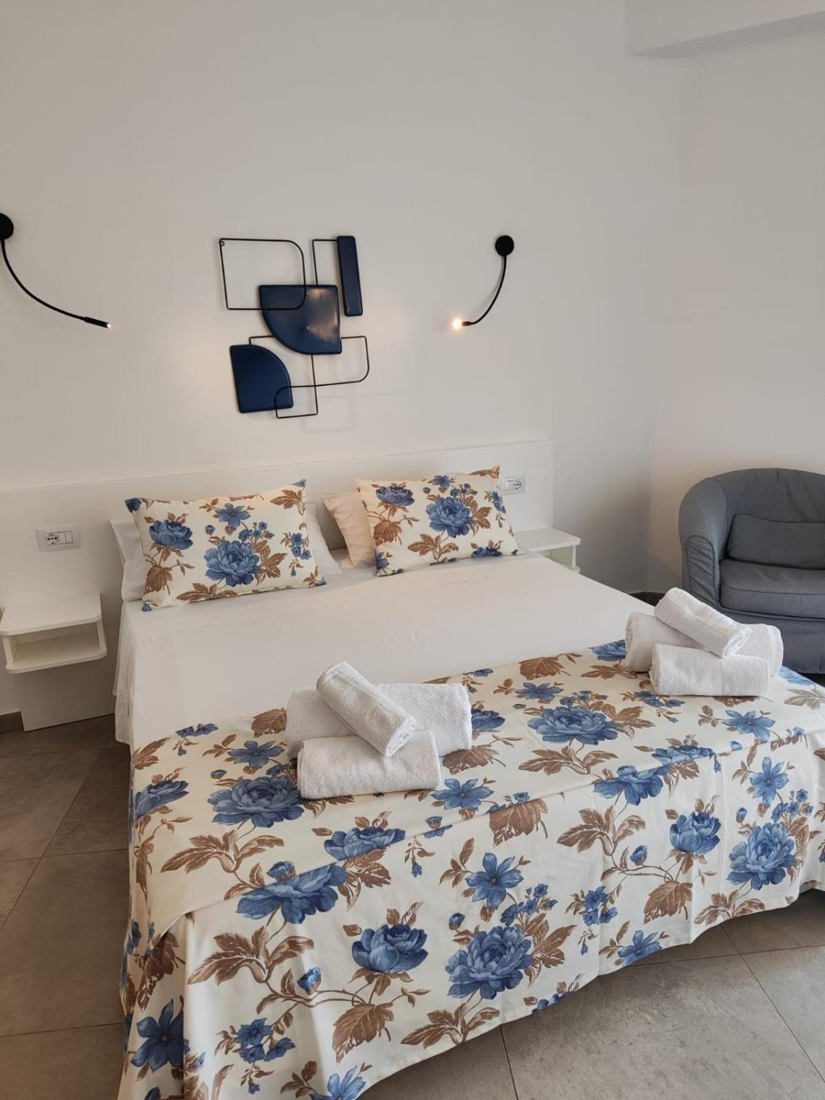 Rooms, Affittacamere Maksim Голфо Аранчи Екстериор снимка