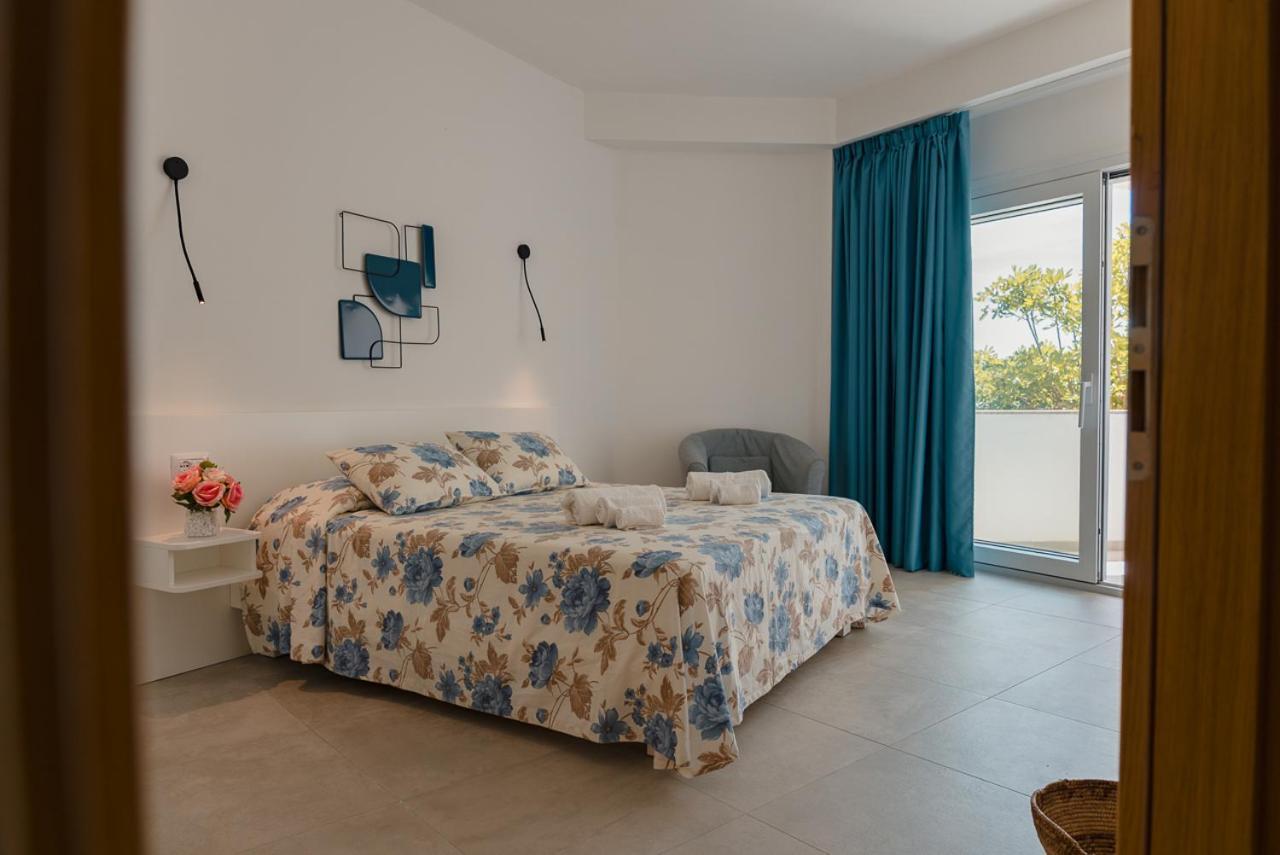Rooms, Affittacamere Maksim Голфо Аранчи Екстериор снимка